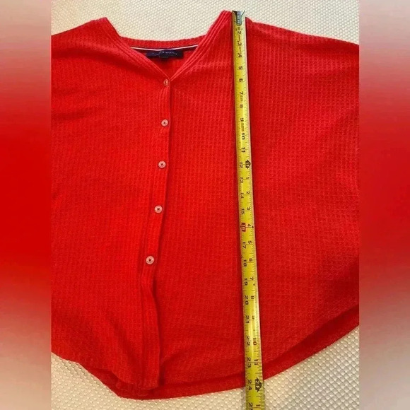 Tommy Hilfiger Waffle Red Cardigan Sweater Size M Long Sleeves V-neck oversized - Picture 3 of 10